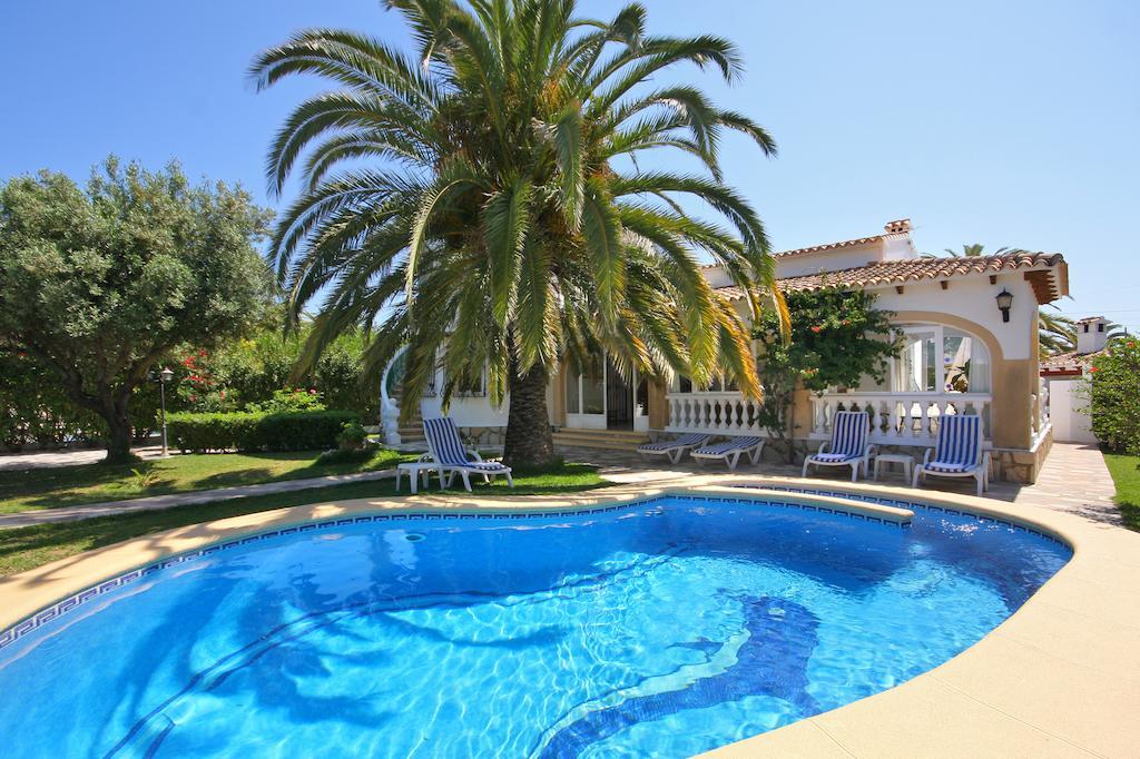 Villa Monarch Apartments *